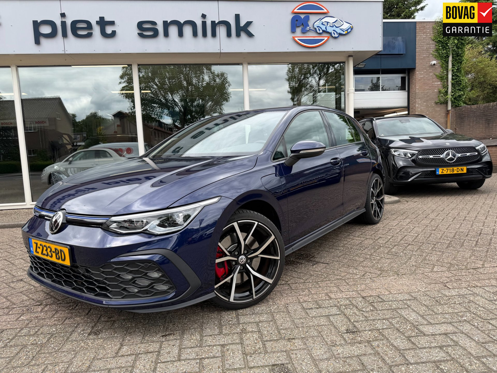 54308164